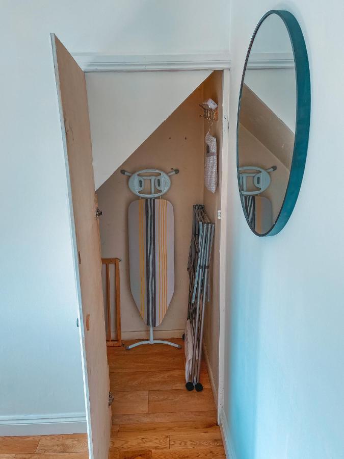 Staybynumbers - Spacious Three Bed House Royal Hillsborough Dış mekan fotoğraf